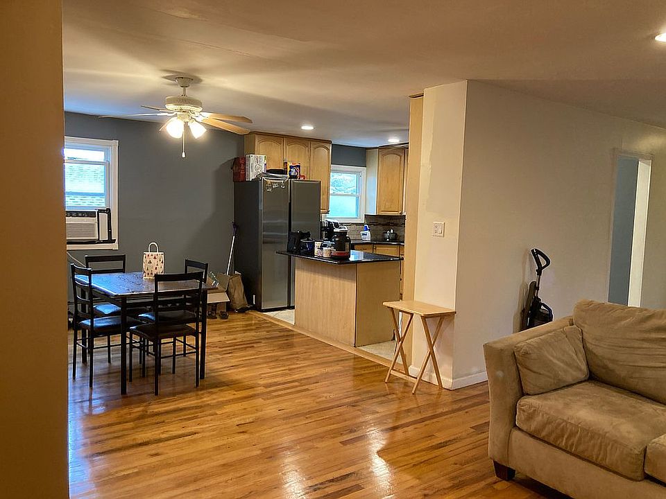 2nd image of 5 Ovid St