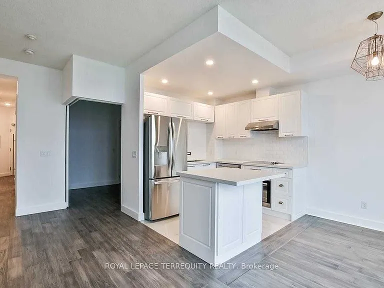 218 Queens Quay W #2605 — Photo 11