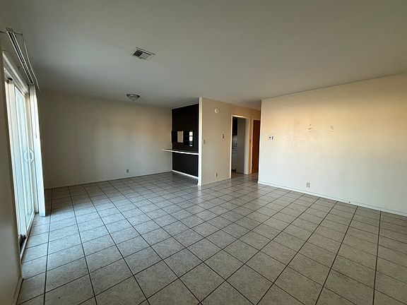 4th image of 901 E 12th Ave #121