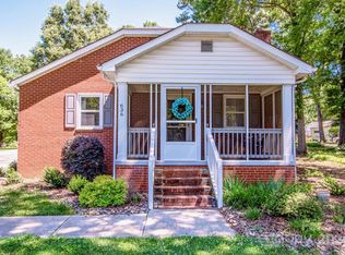 636 E Iredell Ave, Mooresville, NC 28115