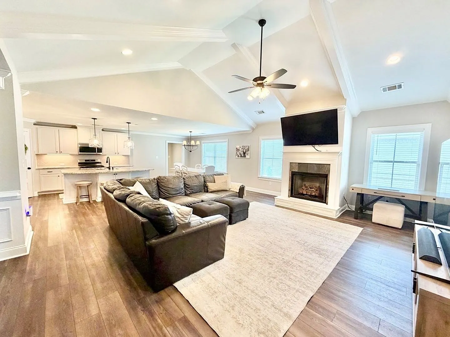 Beautiful 3/2 in Walters Branch — Photo 3
