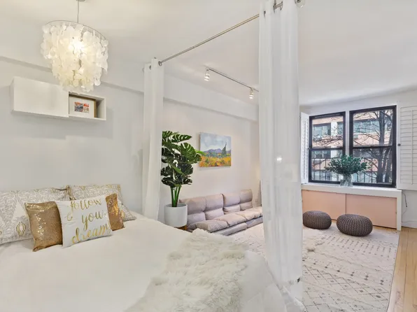 342 East 53rd Street image 1 of 12