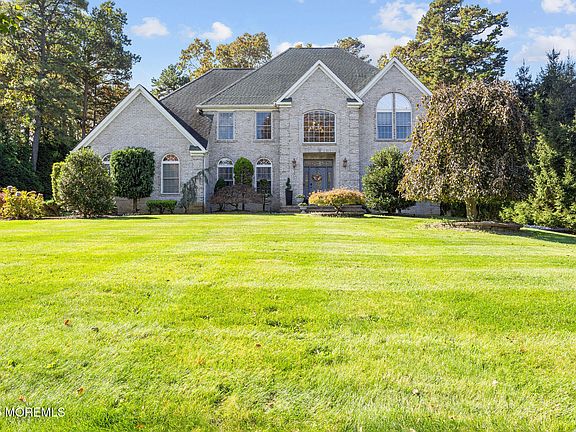 3rd image of 14 Conor Road