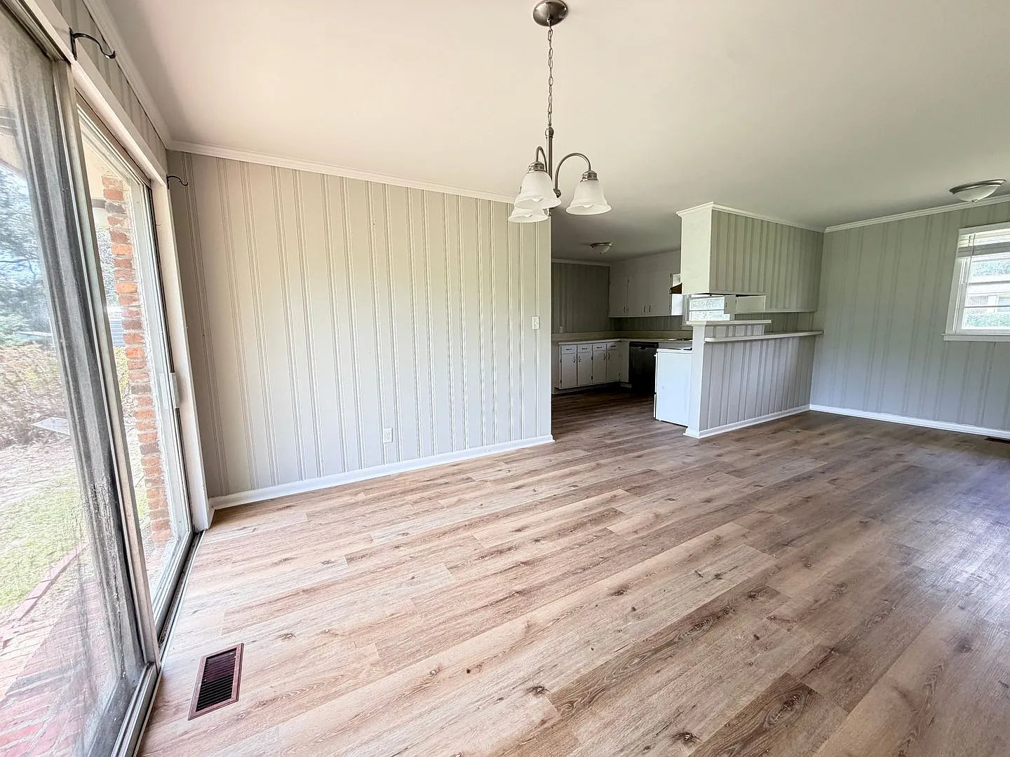 Upgraded 3 Bed, 2 Bath Single-Family Home in Valdosta | LVP Throughout & Bonus Room — Photo 2