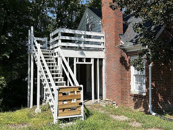 2nd image of 107 Washington Ave