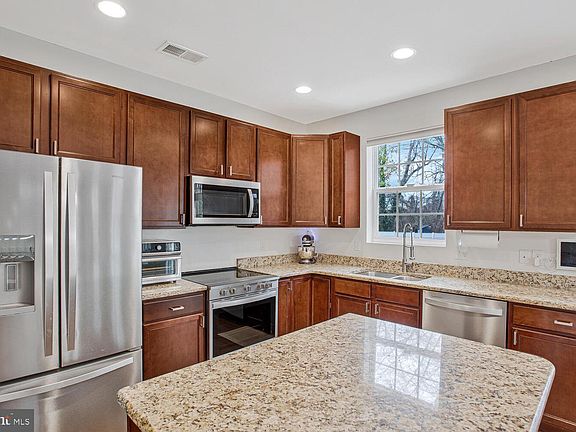 5th image of 703 Trapper Way