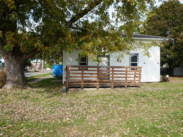 808 S Michigan St, Prairie Du Chien, WI 53821