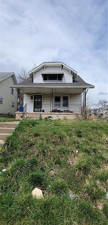 1st image of 2001 W Riverview Ave