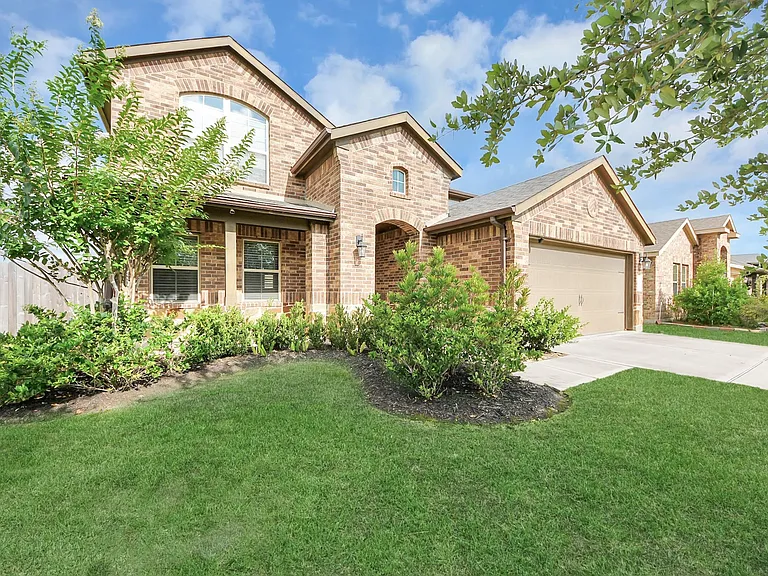 6934 Rosalina Landing Ln — Photo 2