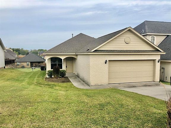 2nd image of 145 Cove Cir