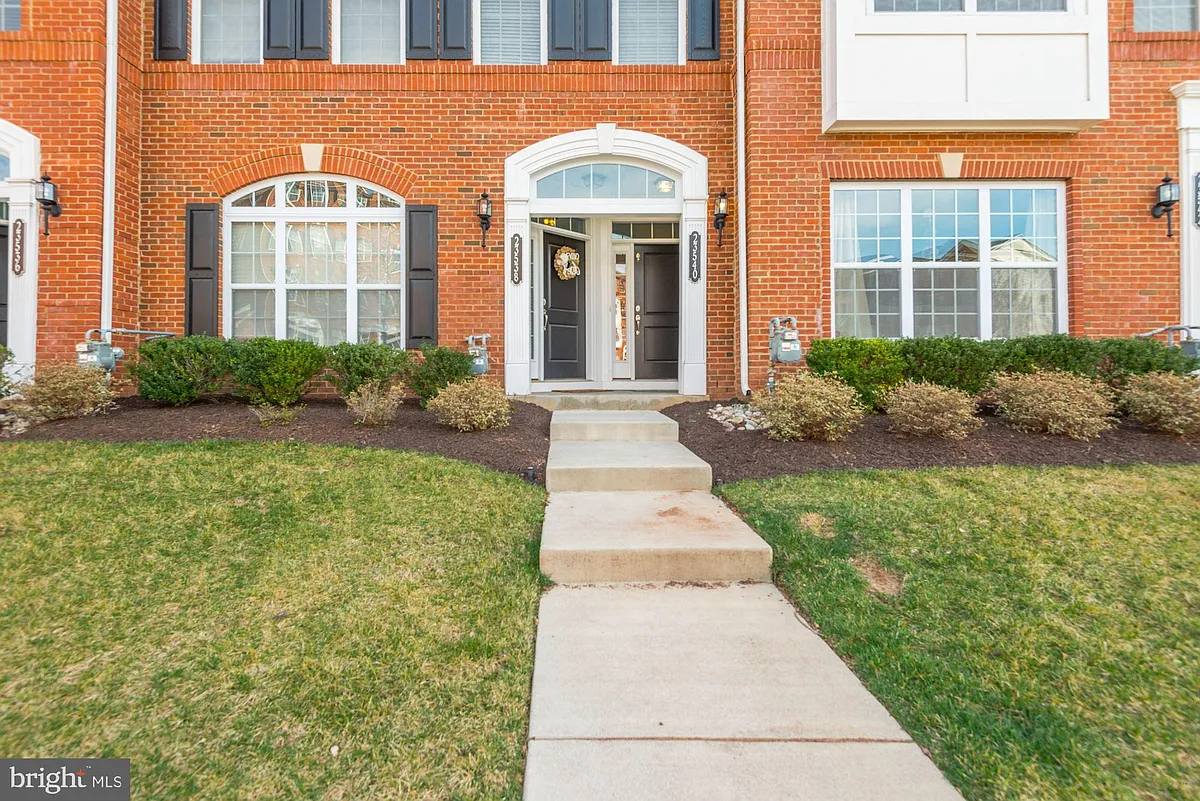 Building Photo - 23540 Belvoir Woods Ter