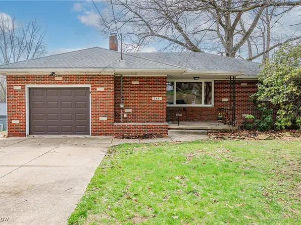 2841 Nesmith Lake Blvd, Akron, OH 44314