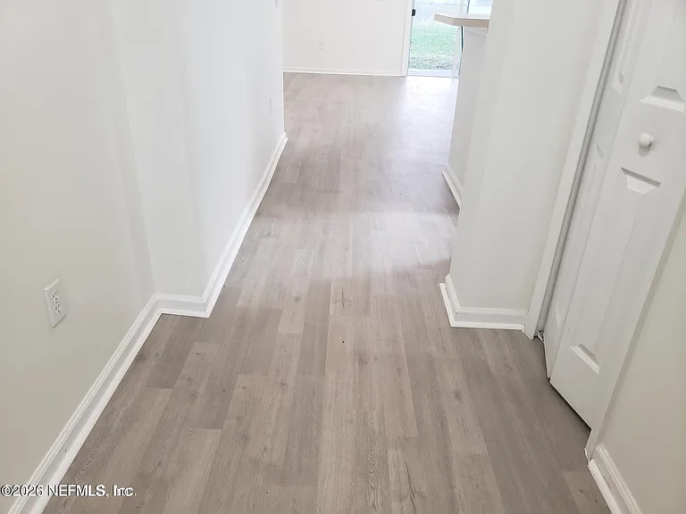 2506 Creekfront Dr — Photo 11