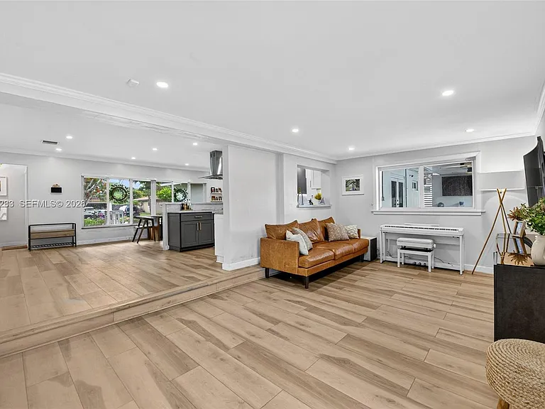 410 SW 55th Ave — Photo 19