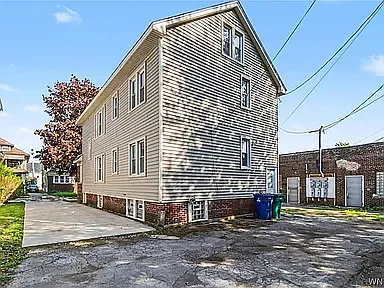 8 Heussy Ave #LOWER — Photo 3