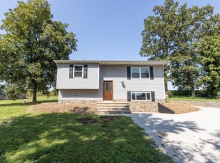 11531 Schlichter Rd, Mascoutah, IL 62258