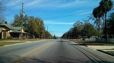 5th image of 410 Houston Ave N