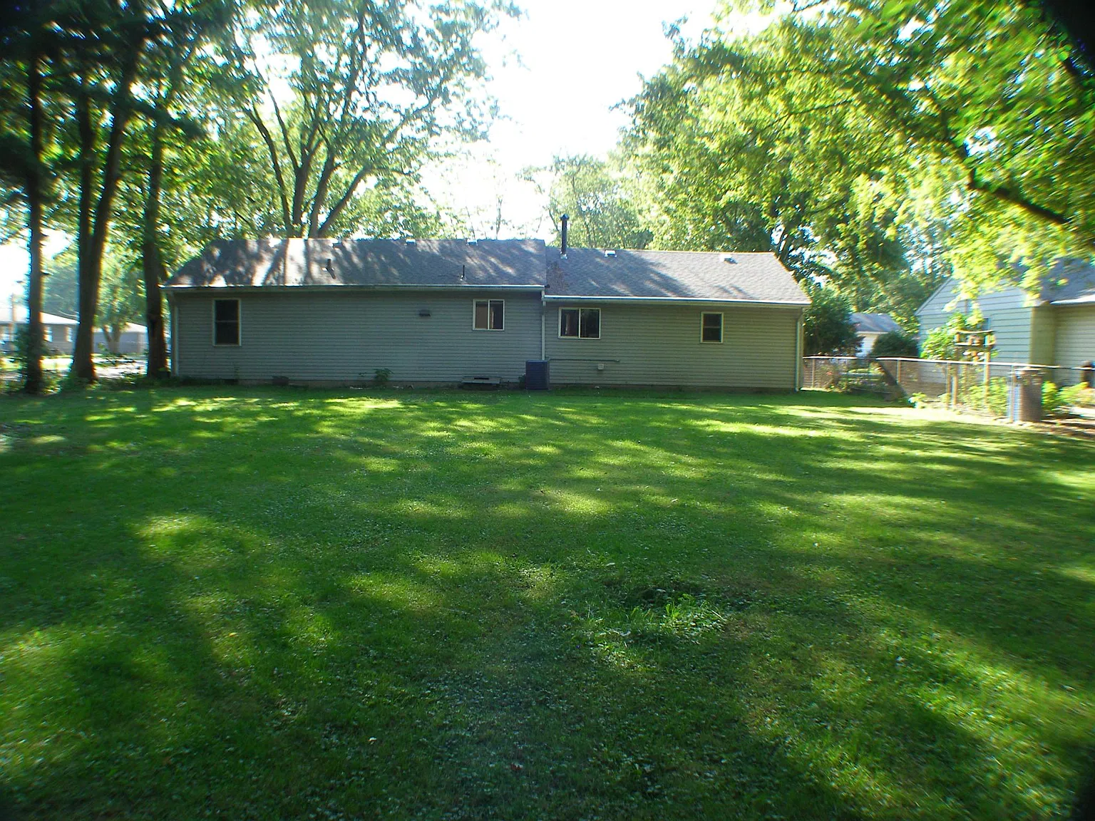 4 bed, 1200 sqft, $1,750 — Photo 1