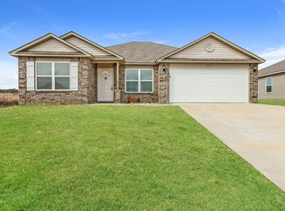 1056 Huntington Dr, Benton, AR 72019
