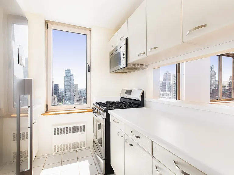 200 E 89th St #21G — Photo 3