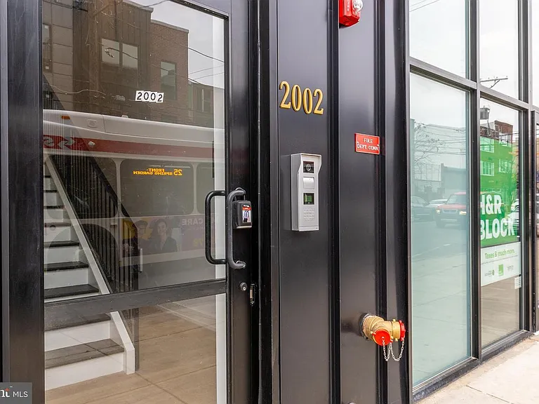 2002 Frankford Ave #201 — Photo 23