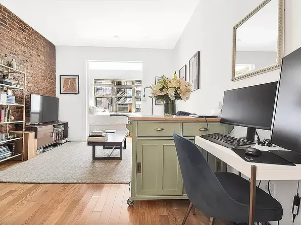 239 E 81st St APT 1D, New York, NY 10028