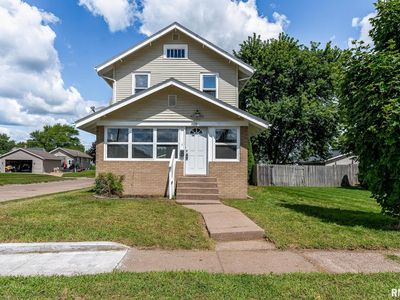 2156 W Pleasant St, Davenport, IA, 52804