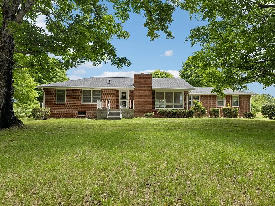 1305 Highway 48 S