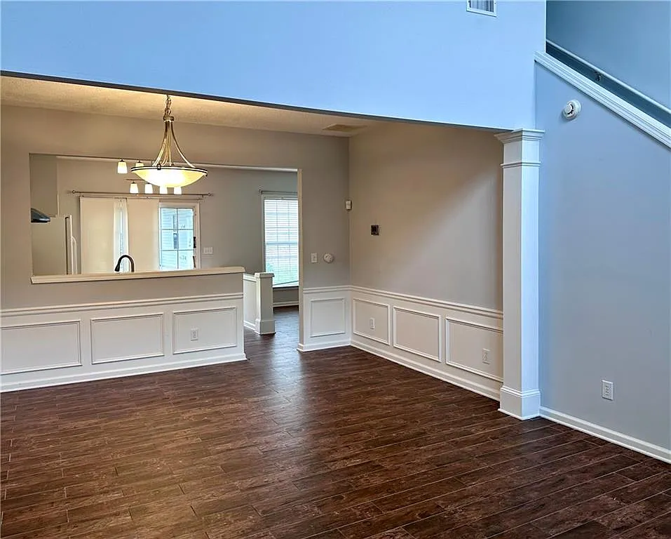 3 bed, 2.5 bath, 1616 sqft, $2,600 — Photo 3