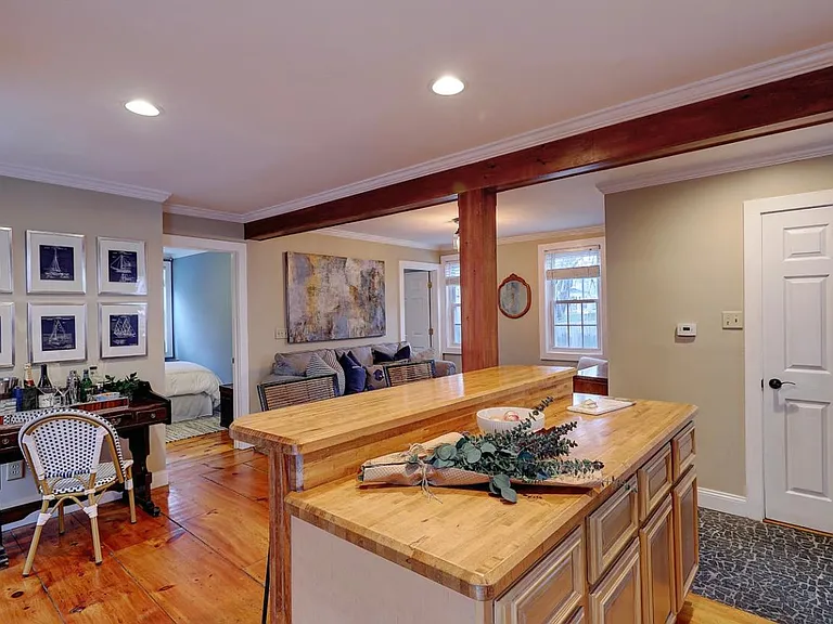 39 Kingston Ave #A — Photo 6