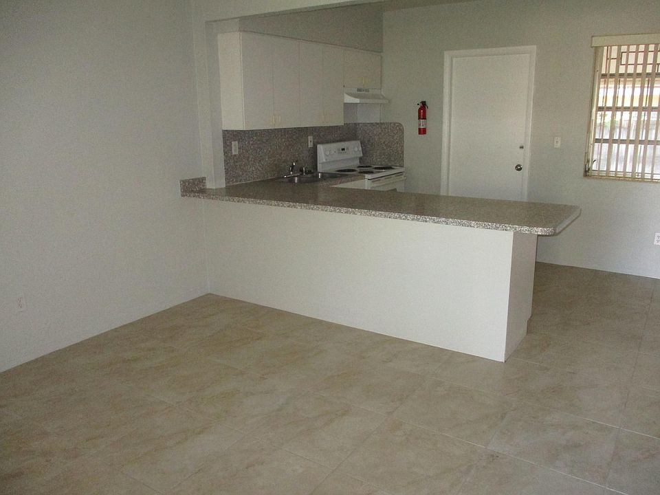 2nd image of 672 NE 132nd St
