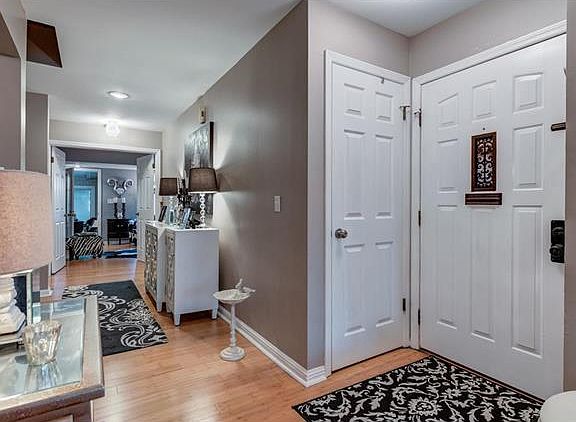 3rd image of 4464 McPherson Ave #3B