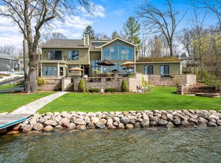 417 Park Ave, Pewaukee, WI 53072