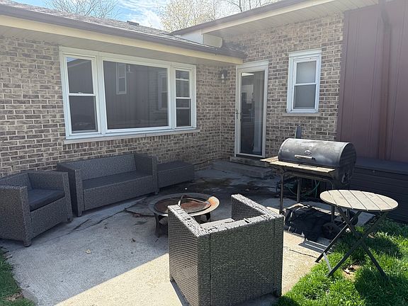 5th image of 2640 W 85th St