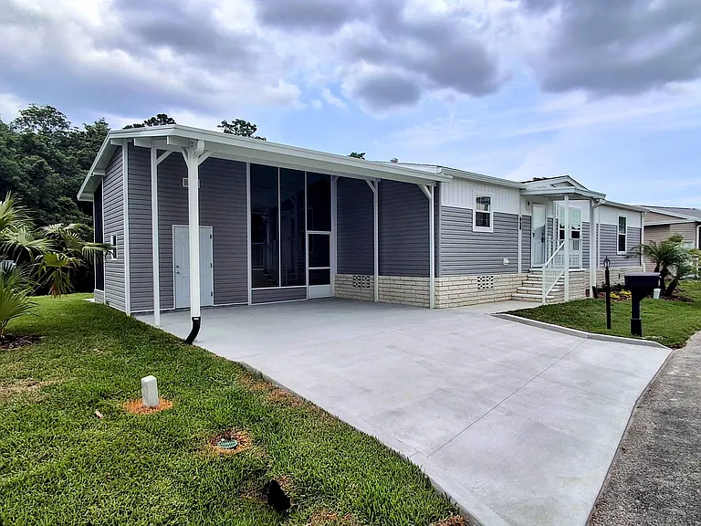 Royal Palm Village — Photo 57
