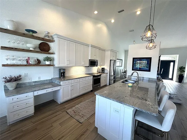 12109 Clubhouse Dr — Photo 8