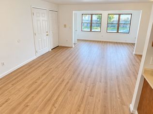 36915 Brewster Ln, New Baltimore, MI 48047