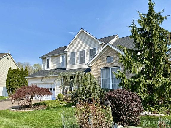 3rd image of 57 Yorktown Rd S