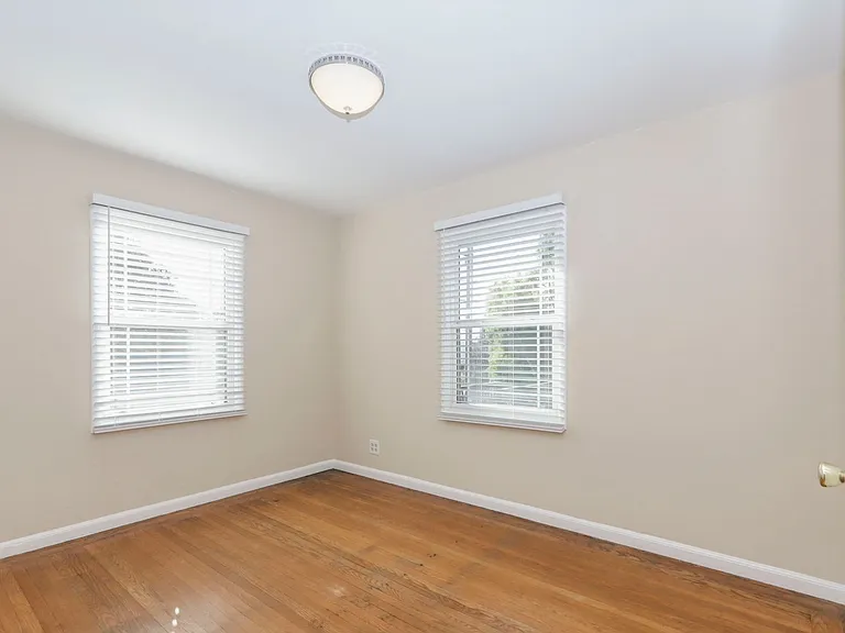 320 La Casa Ave — Photo 13