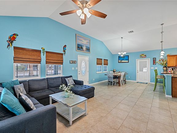 5th image of 688 Morgan Cir