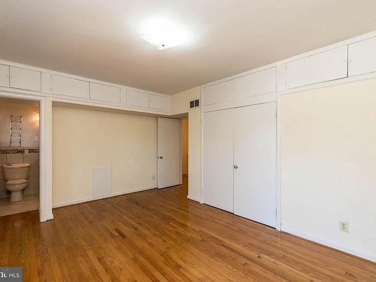 9322 W Parkhill Dr — Photo 10