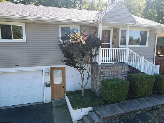 3rd image of 424 Palatine Ave