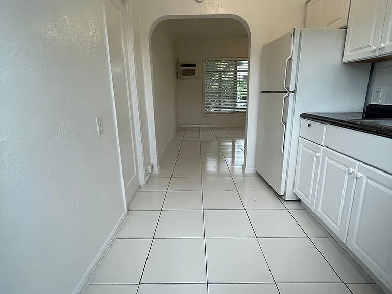 1735 Wiley St — Photo 4