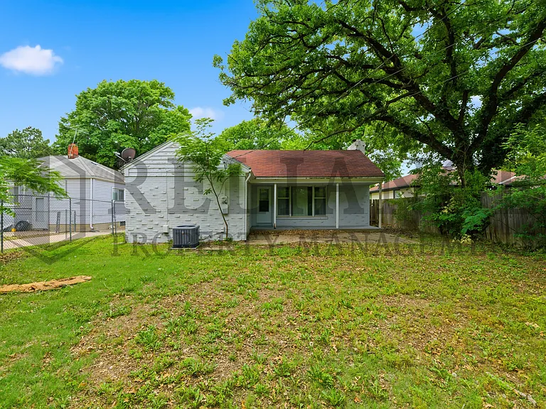 1458 N Old Manor Rd — Photo 4