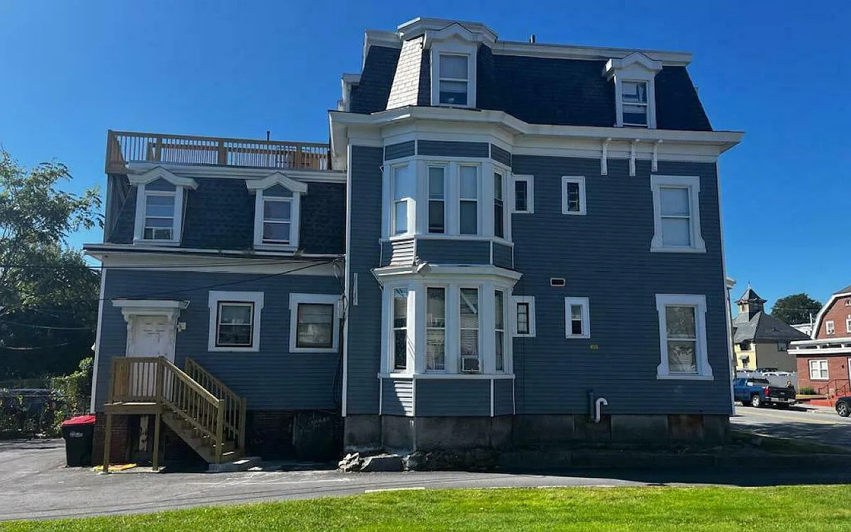 Building Photo - 340 Haverhill Street