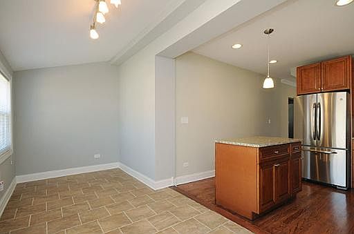 5th image of 2942 N Melvina Ave