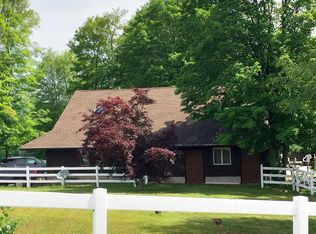 16 Summit Dr, Durham, CT 06422