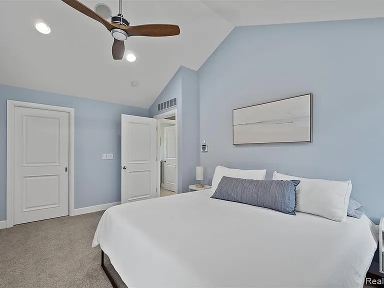 1400 Holland St — Photo 24