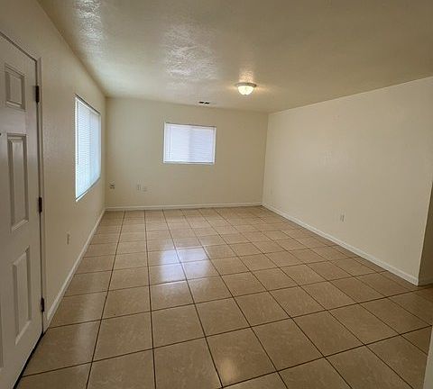 4th image of 512 S T St