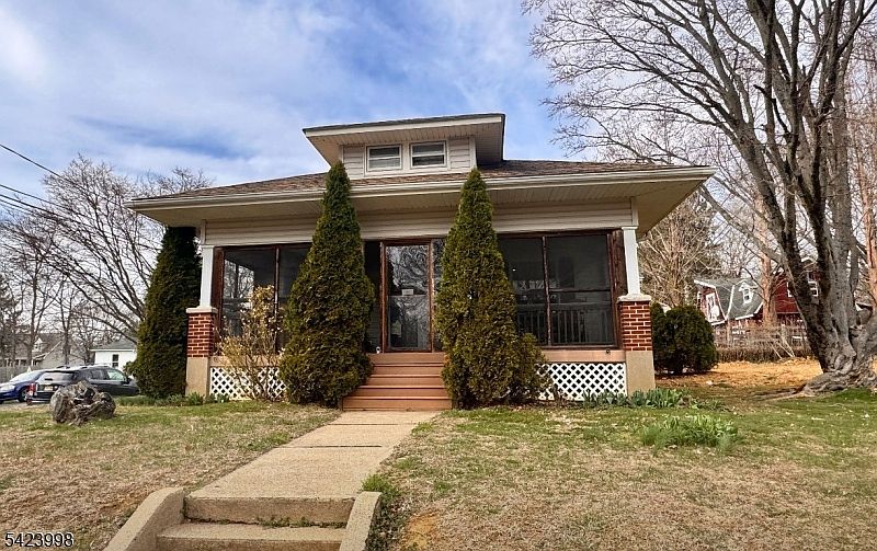 1st image of 205 Edison Ave